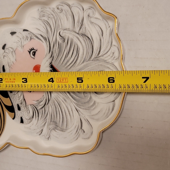 Adorable Santa Treat Tray - Picture 13 of 16